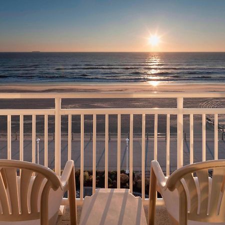 Courtyard Virginia Beach Oceanfront / North 37Th Street Hotell Exteriör bild