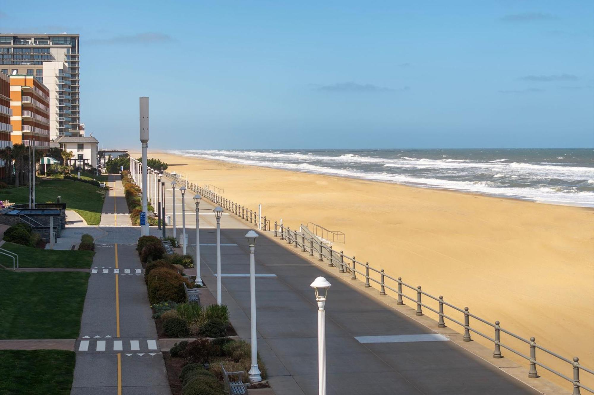 Courtyard Virginia Beach Oceanfront / North 37Th Street Hotell Exteriör bild