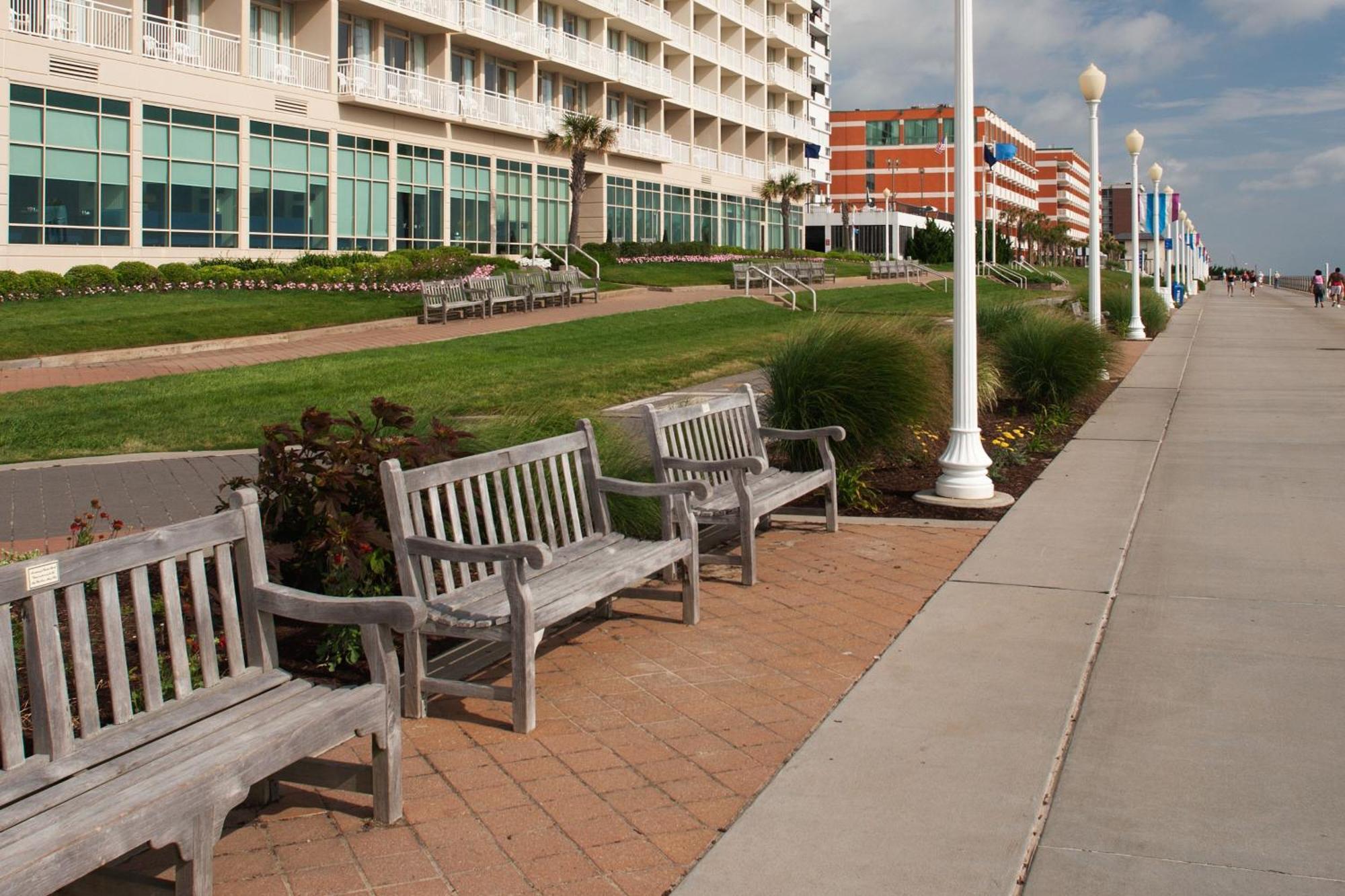 Courtyard Virginia Beach Oceanfront / North 37Th Street Hotell Exteriör bild