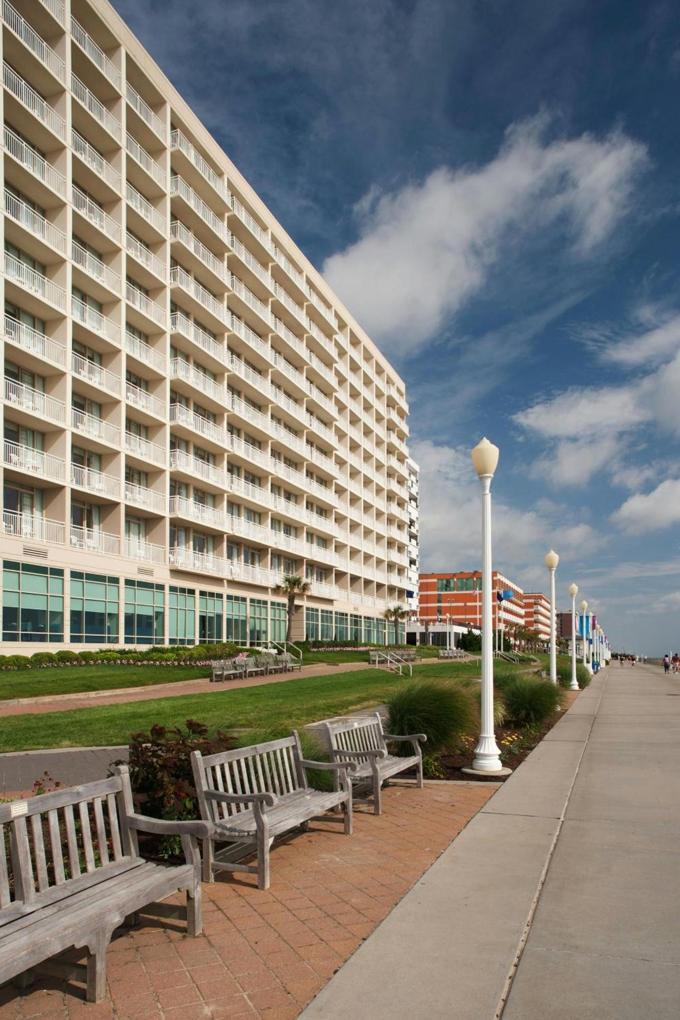 Courtyard Virginia Beach Oceanfront / North 37Th Street Hotell Exteriör bild